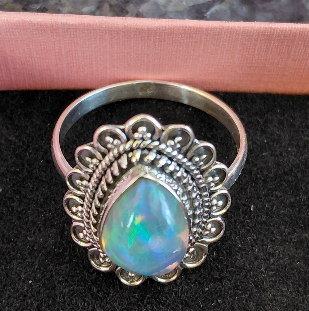 Elegant Ethiopian Opal Silver Ring Size 11 - Picture 3 of 15